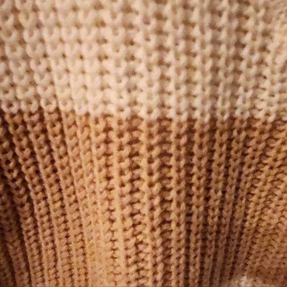 American Eagle Deep Vneck Pullover Sweater - Picture 3 of 4